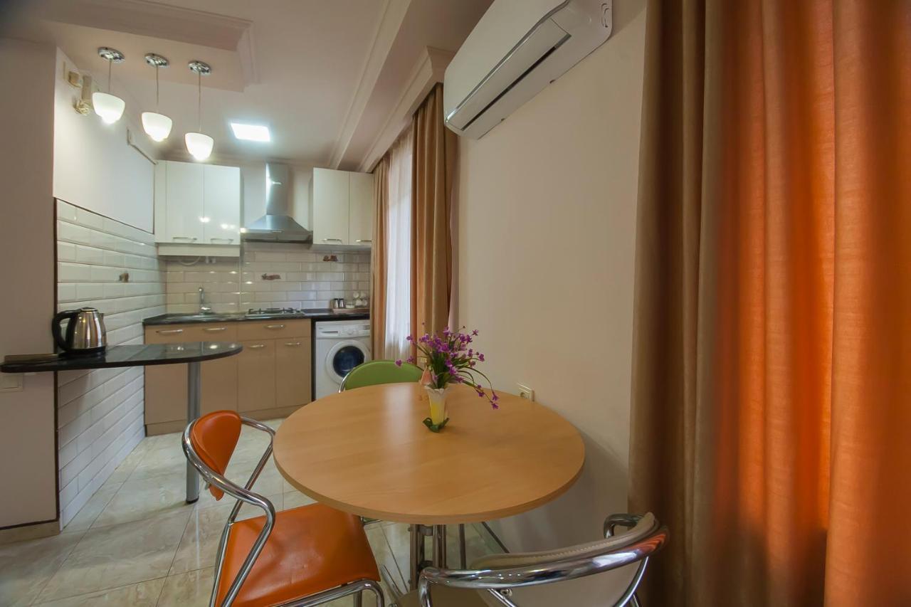 Studio On Papazyan 12 Jerevan Buitenkant foto
