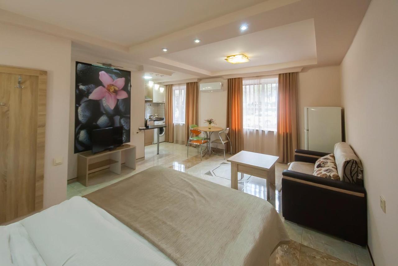 Studio On Papazyan 12 Jerevan Buitenkant foto