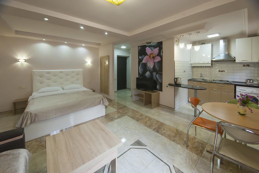 Studio On Papazyan 12 Jerevan Buitenkant foto